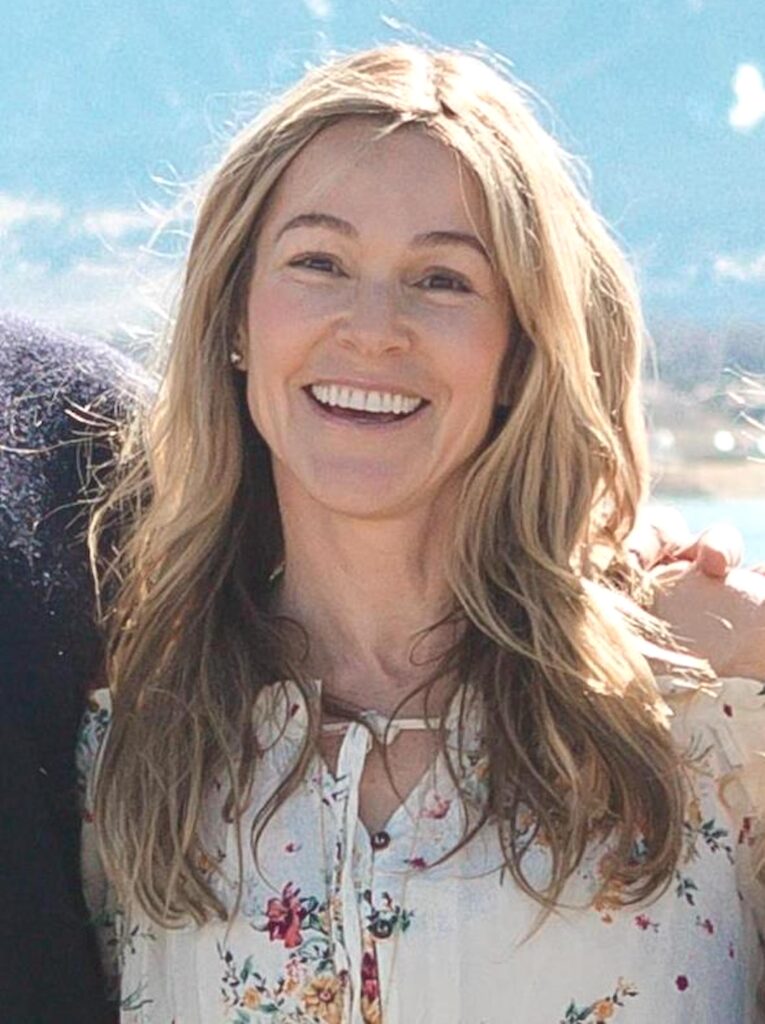 Photo of artist, Gillian Marie.